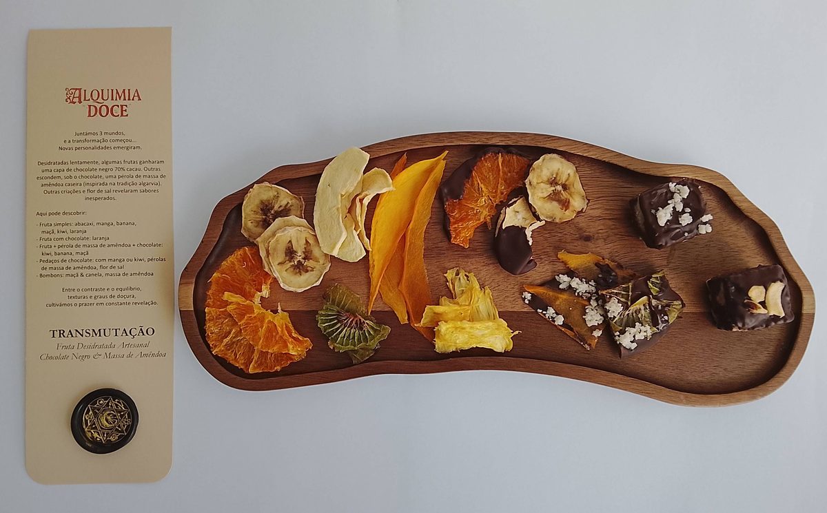 Fruta desidratada com chocolate negro Transmutação
